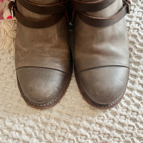 Freebird by Steven Grey Multi Distressed Leather Crue Boots 9 - Picture 12 of 16